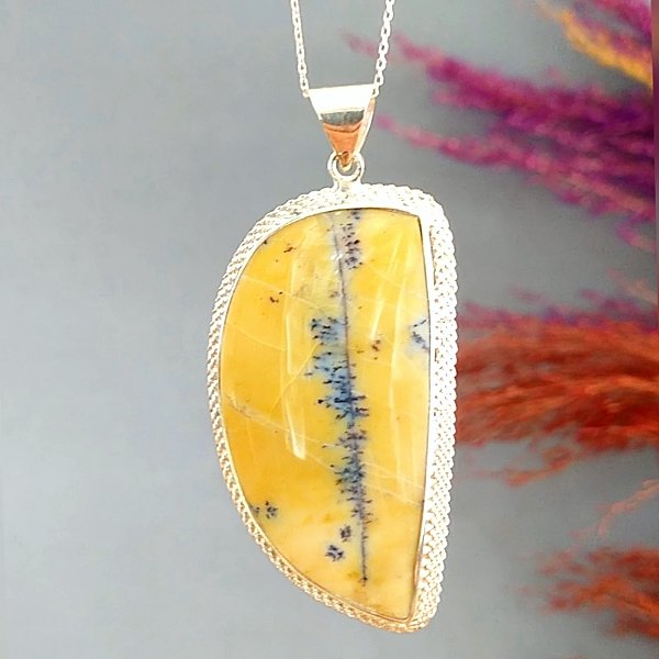 kanarya opal kolye